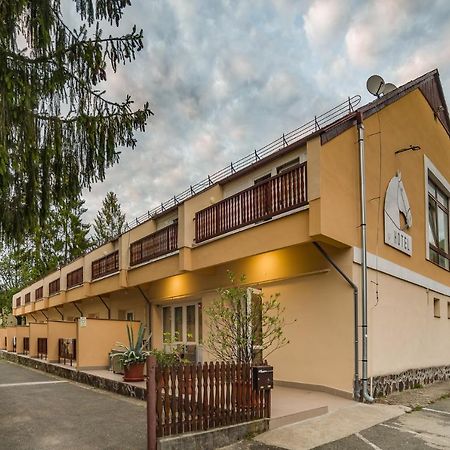 Lipicai Hotel és Étterem Szilvásvárad Exterior foto
